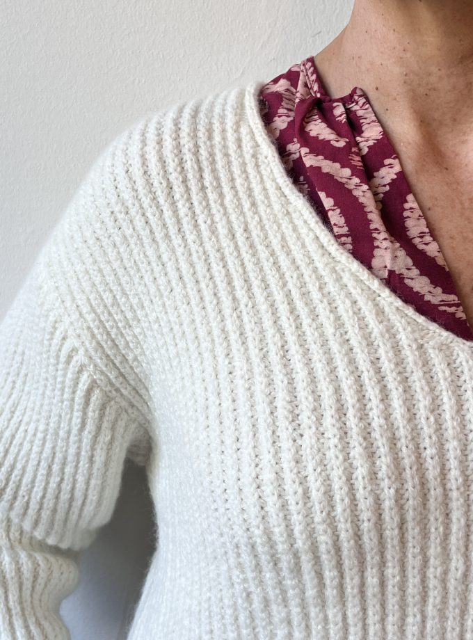 Maxi pull con scollo a v profondo Akep