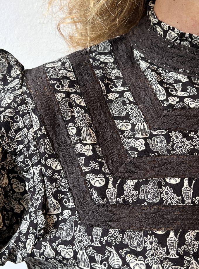 Blusa fantasia Gyliane Frnch